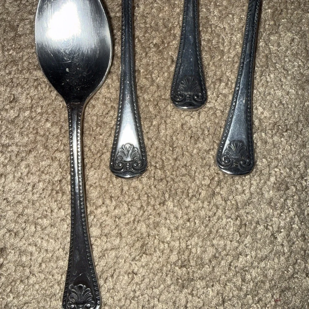 Vintage Supreme Cutlery Abbey Shell Teaspoons 4